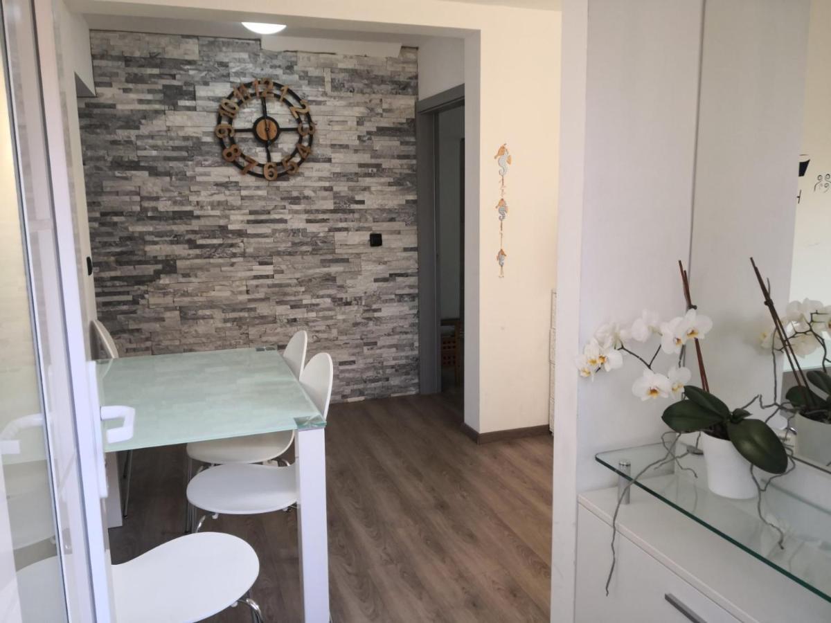 Spring Apt With Garden And Free Secure Parking Apartment Domzale Bagian luar foto